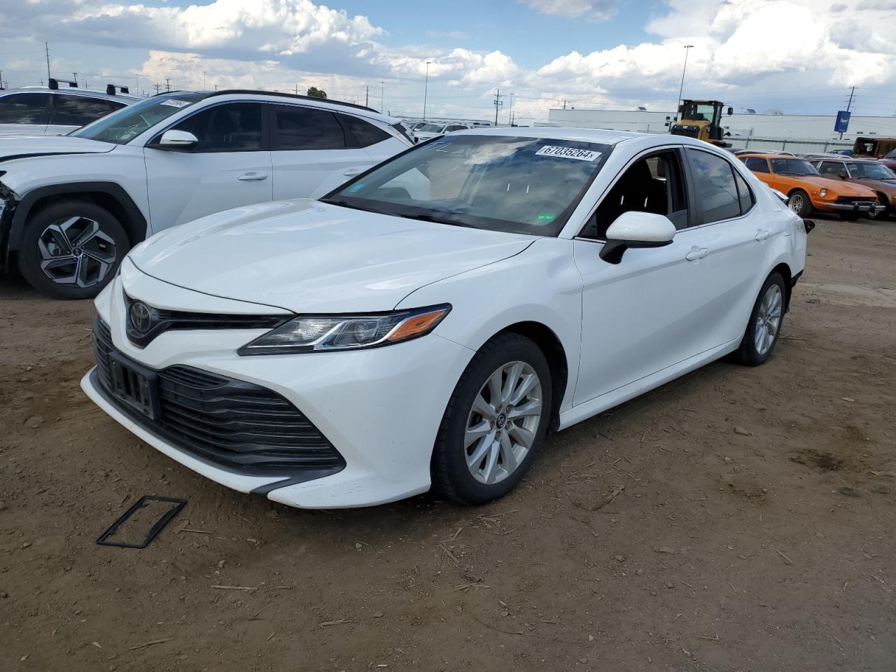 4T1B11HK5JU121887 2018 TOYOTA CAMRY - Image 1