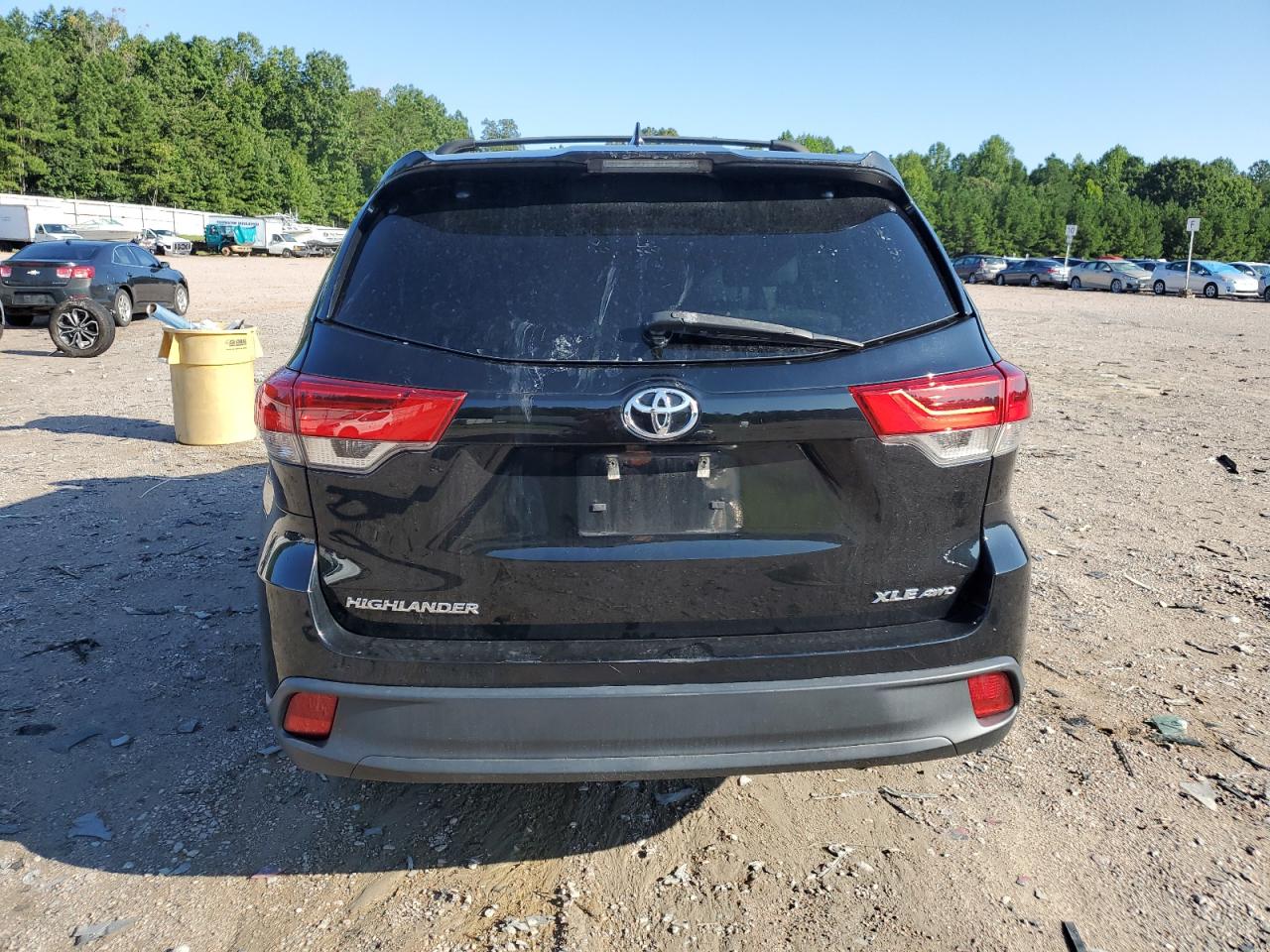 5TDJZRFH3KS623947 2019 Toyota Highlander Se