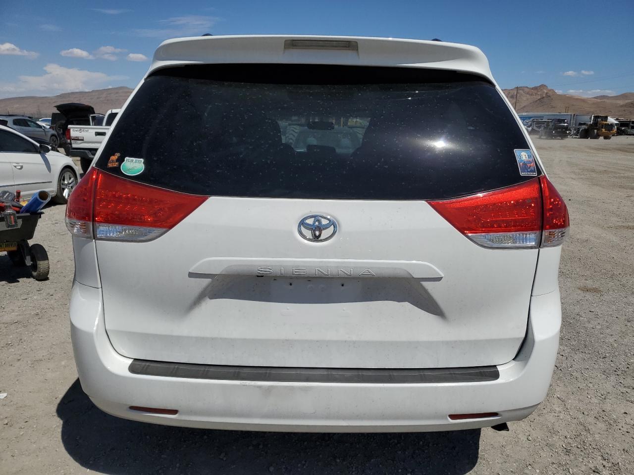 2012 Toyota Sienna Le VIN: 5TDKK3DCXCS253708 Lot: 66944244