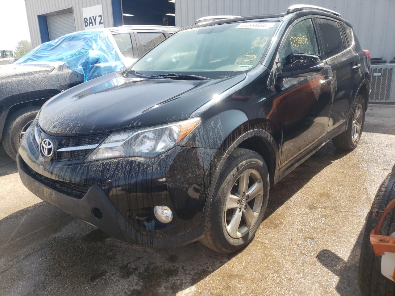 2T3RFREV5FW331885 2015 TOYOTA RAV 4 - Image 1