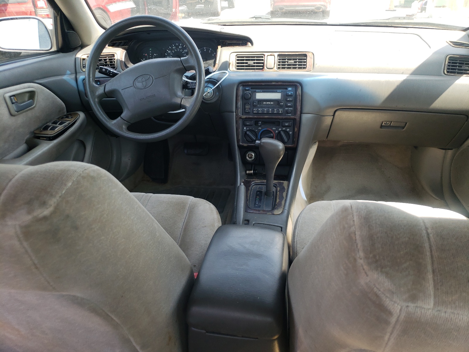 4T1BF22K5XU075602 1999 Toyota Camry Le