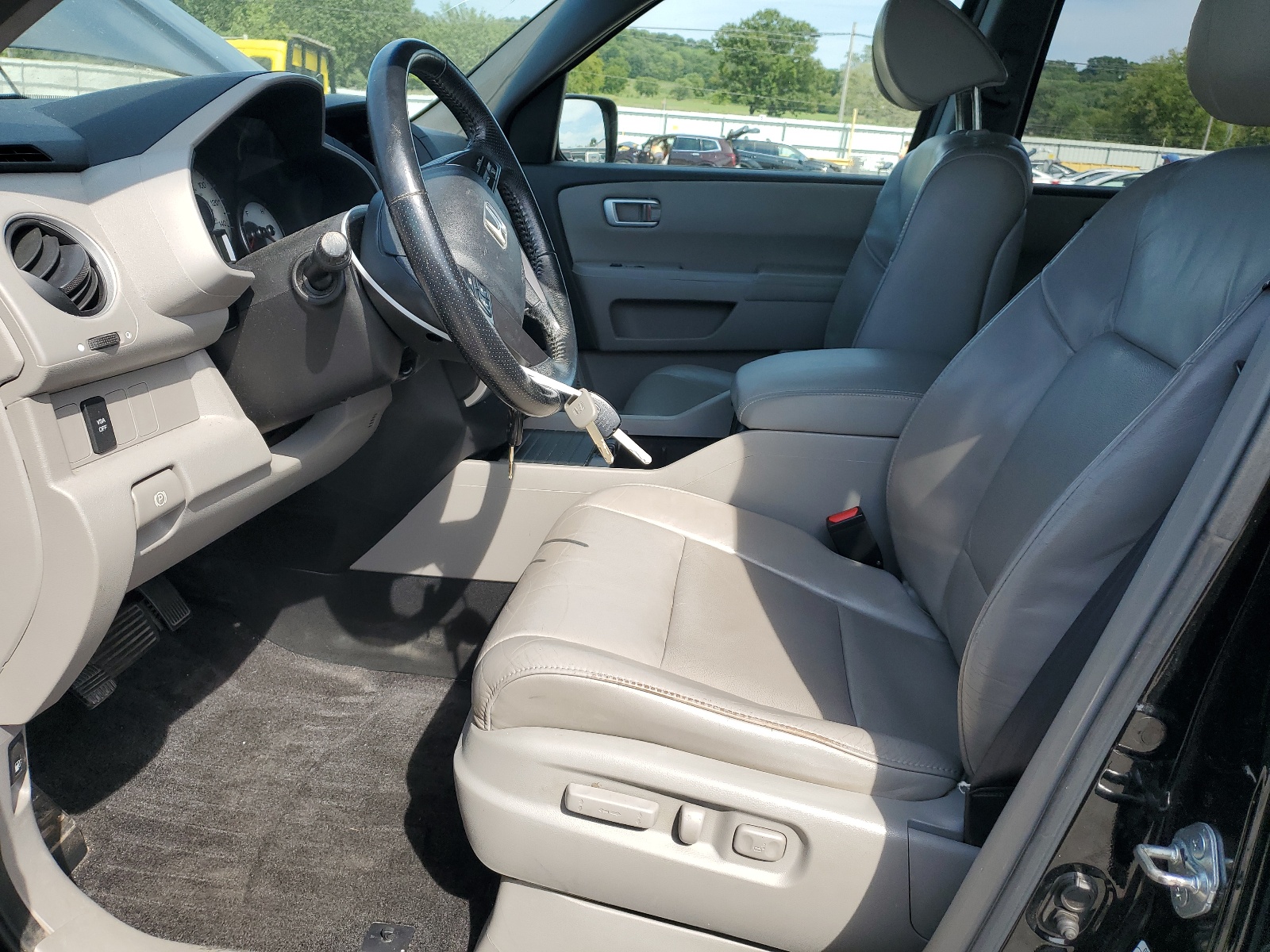 5FNYF4H57BB053601 2011 Honda Pilot Exl