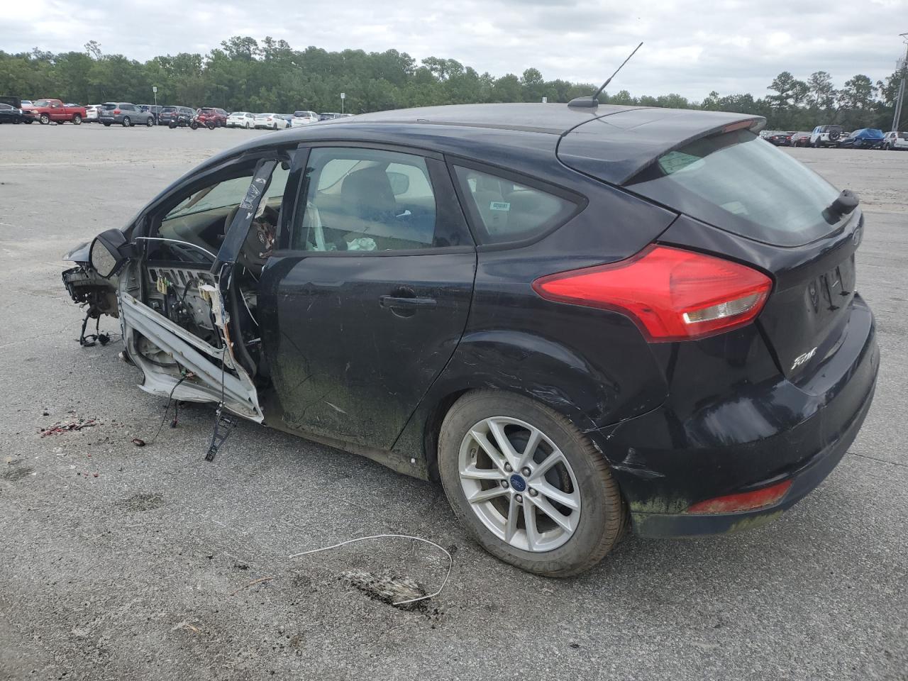 1FADP3K21JL252102 2018 FORD FOCUS - Image 2