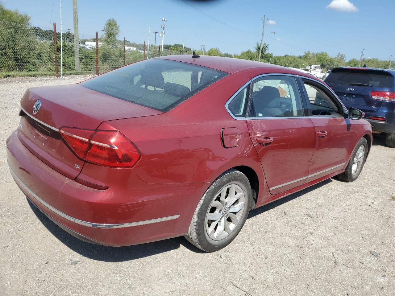 2016 Volkswagen Passat - Image 3
