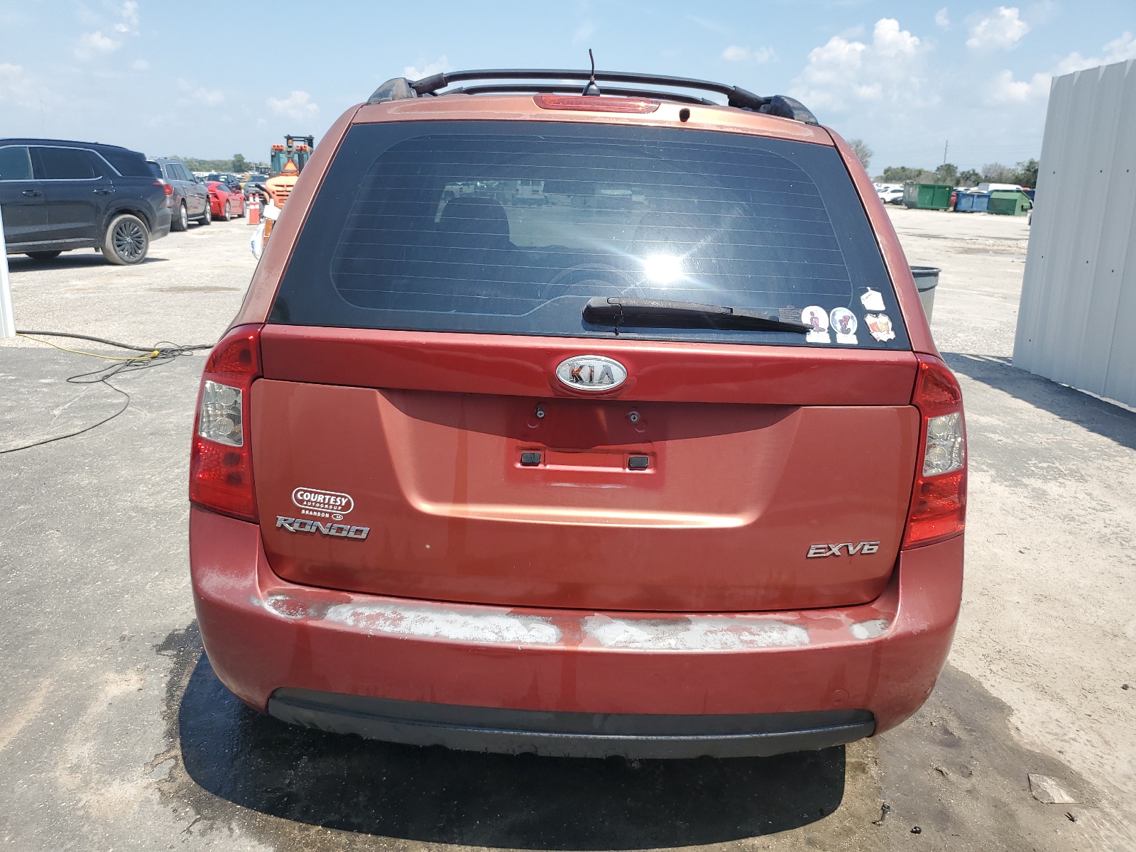 KNAFG526087163137 2008 Kia Rondo Lx