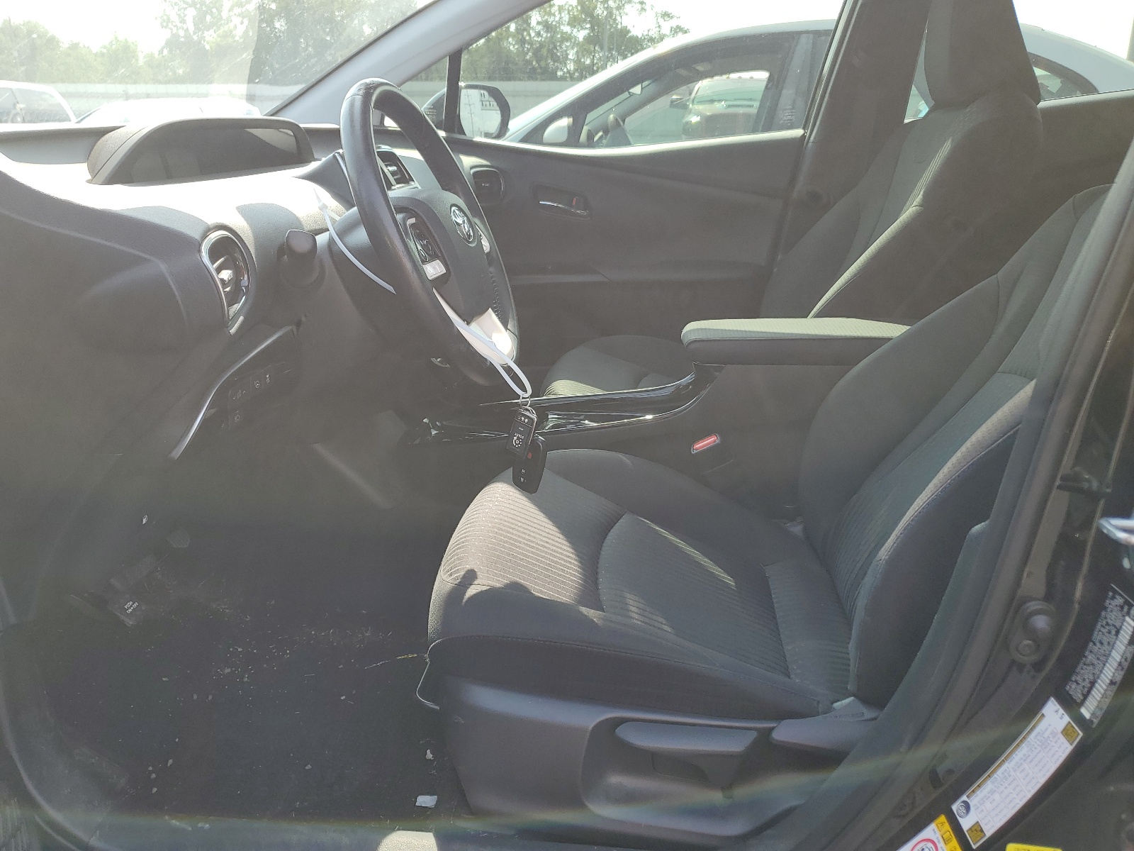 JTDKARFU0J3060588 2018 Toyota Prius