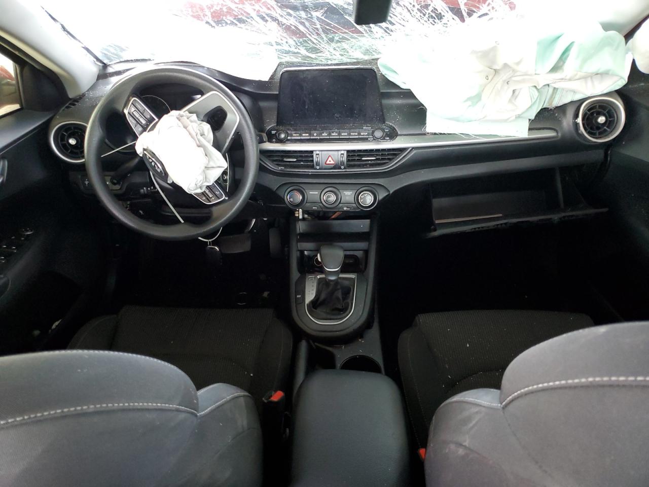 2021 Kia Forte - Image 8