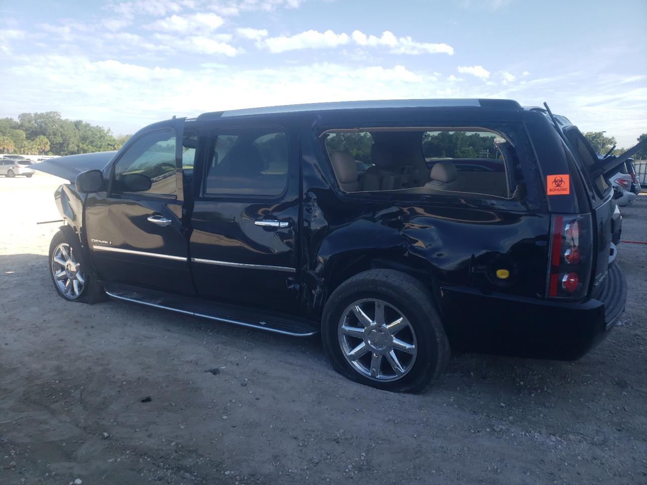 2011 GMC Yukon - Image 2
