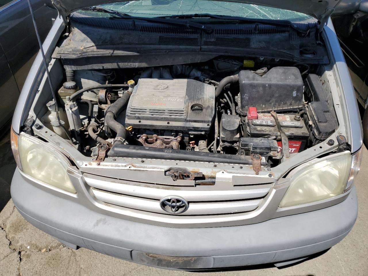 2002 Toyota Sienna - Image 12