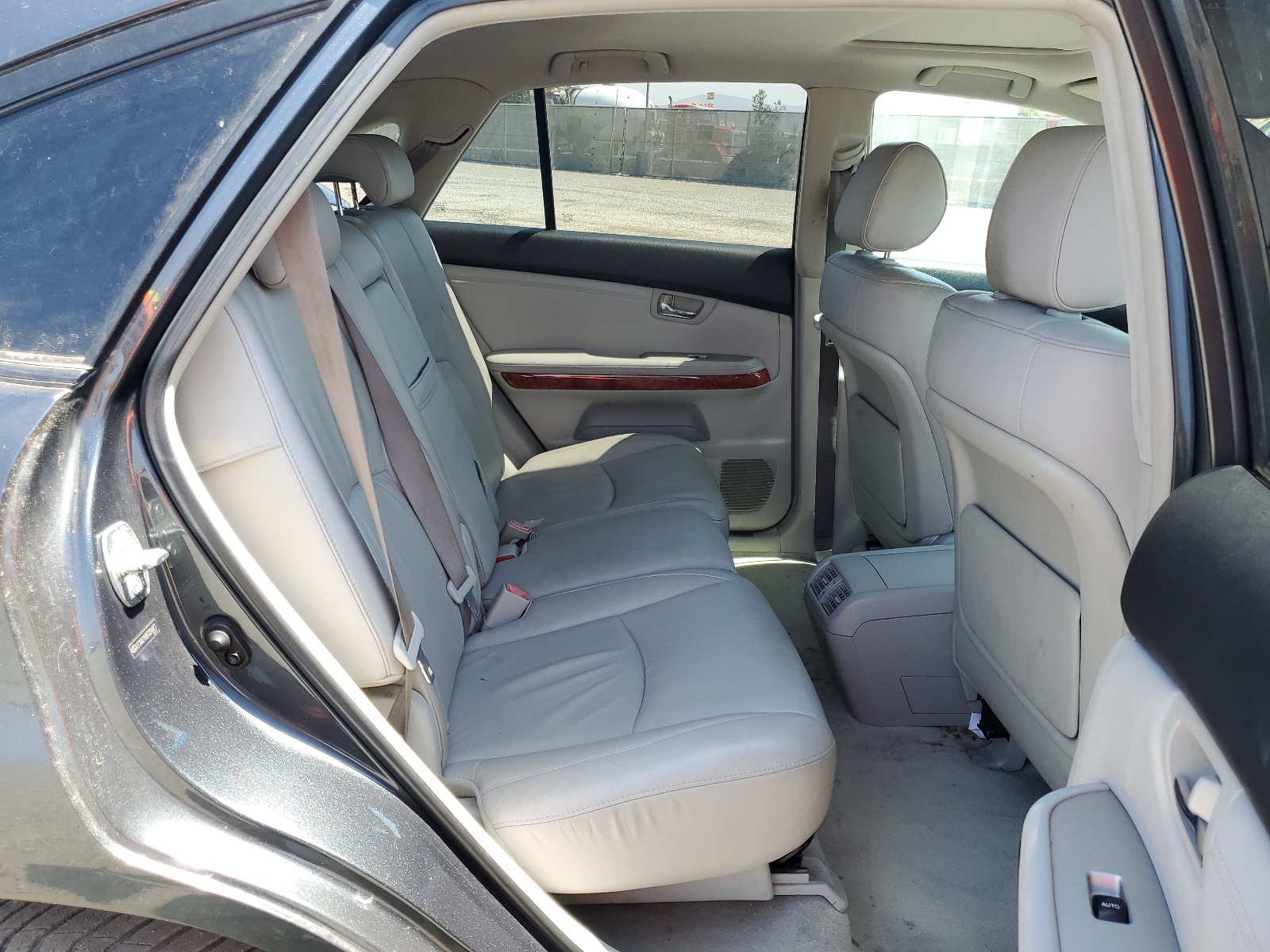 2T2GA31U85C034873 2005 Lexus Rx 330