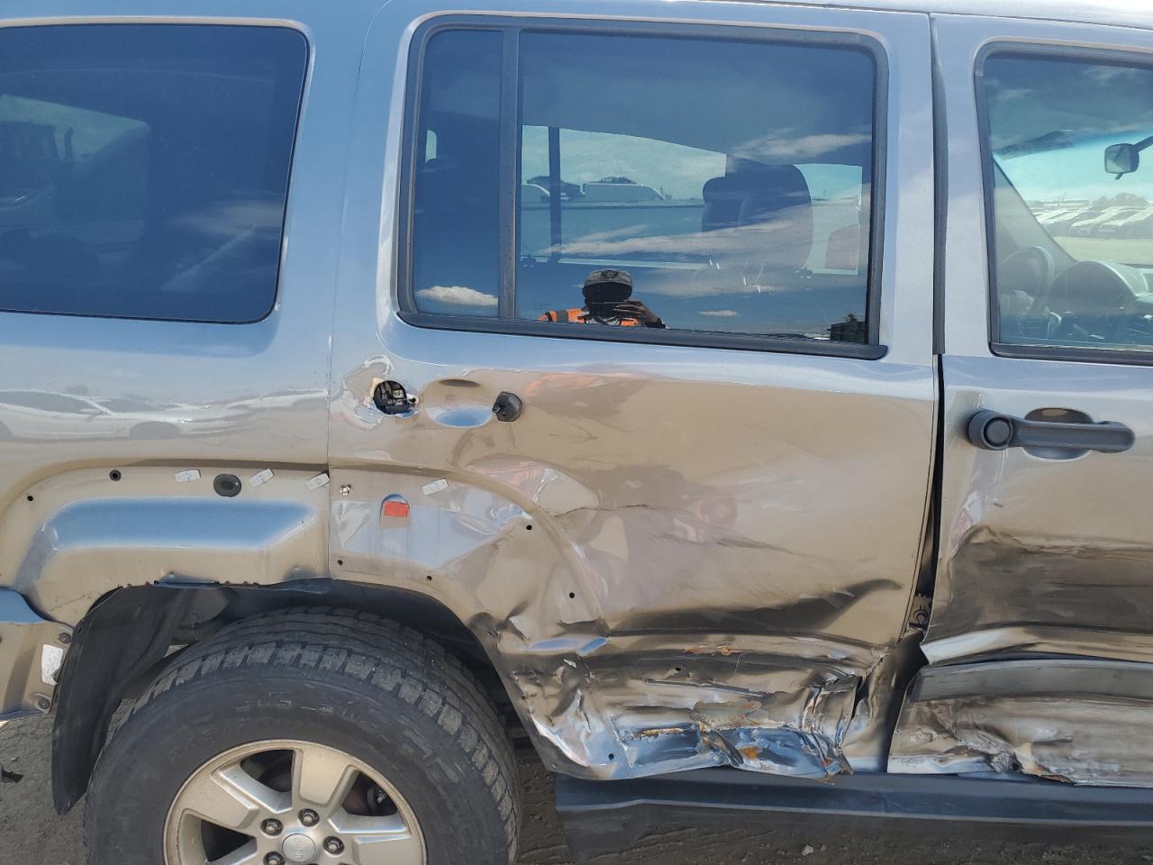 2012 Jeep Liberty (North America) - Image 11