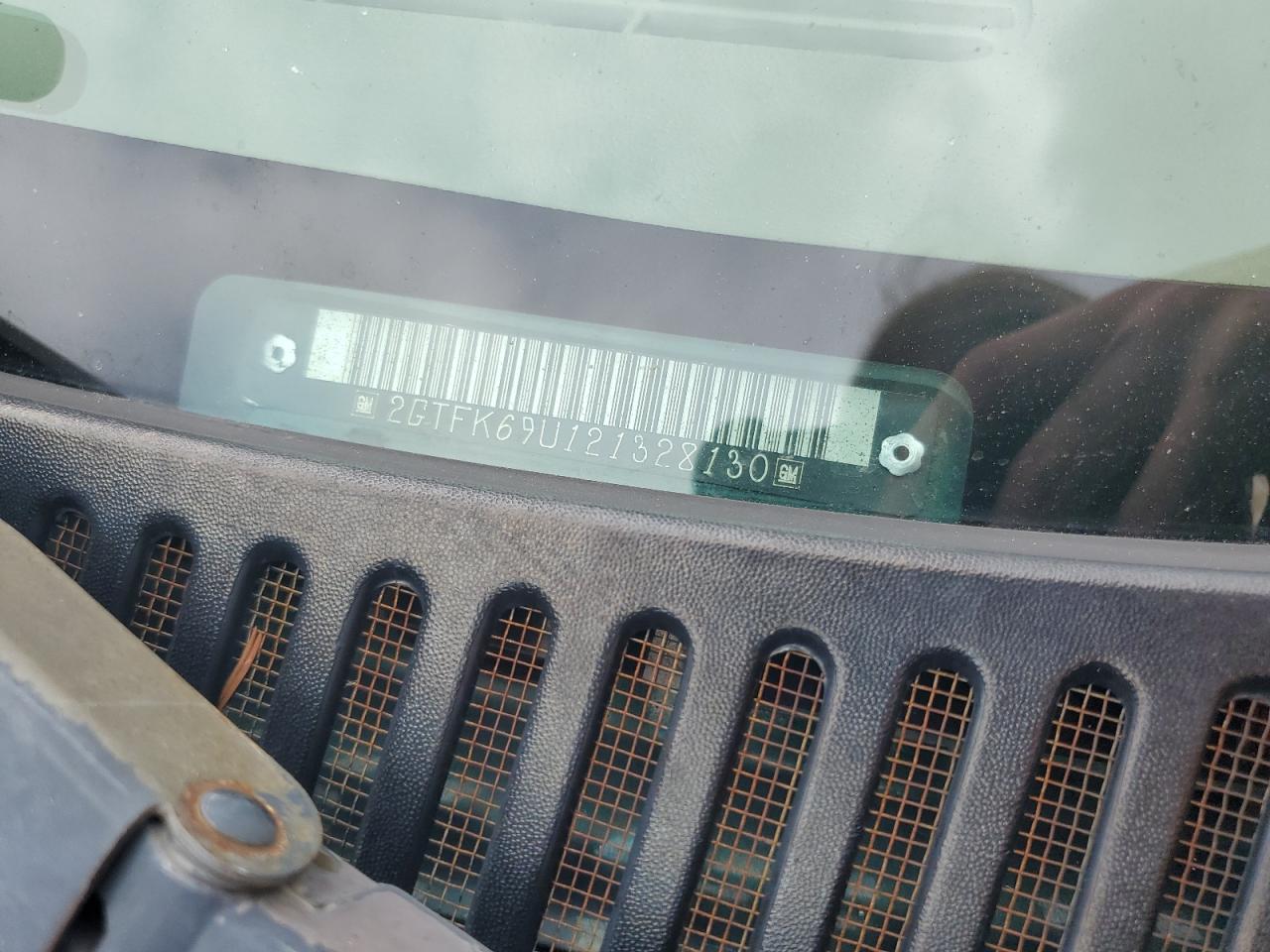 2002 GMC Sierra K1500 Denali VIN: 2GTFK69U121328130 Lot: 67215154