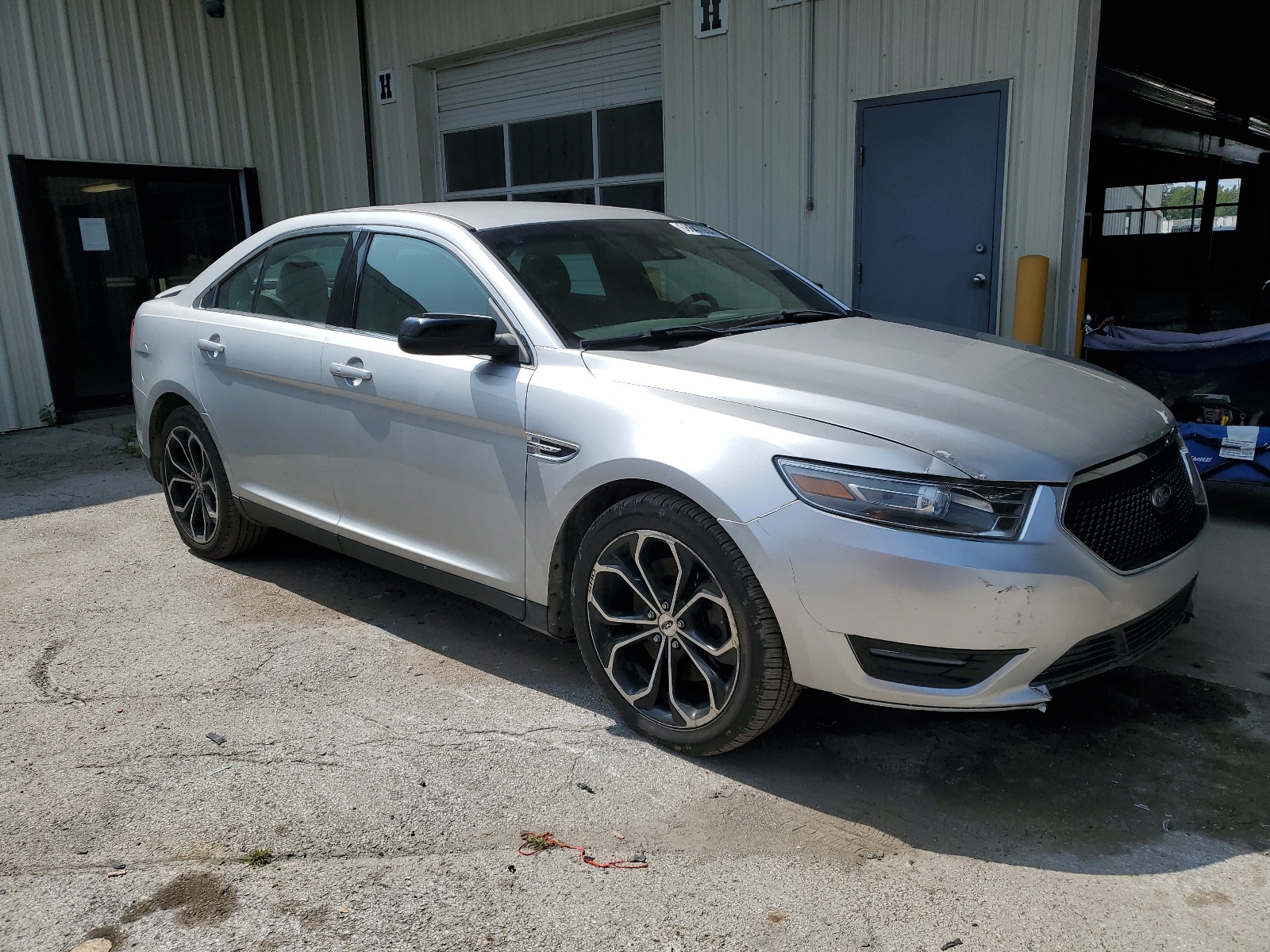 1FAHP2KT4HG113847 2017 Ford Taurus Sho