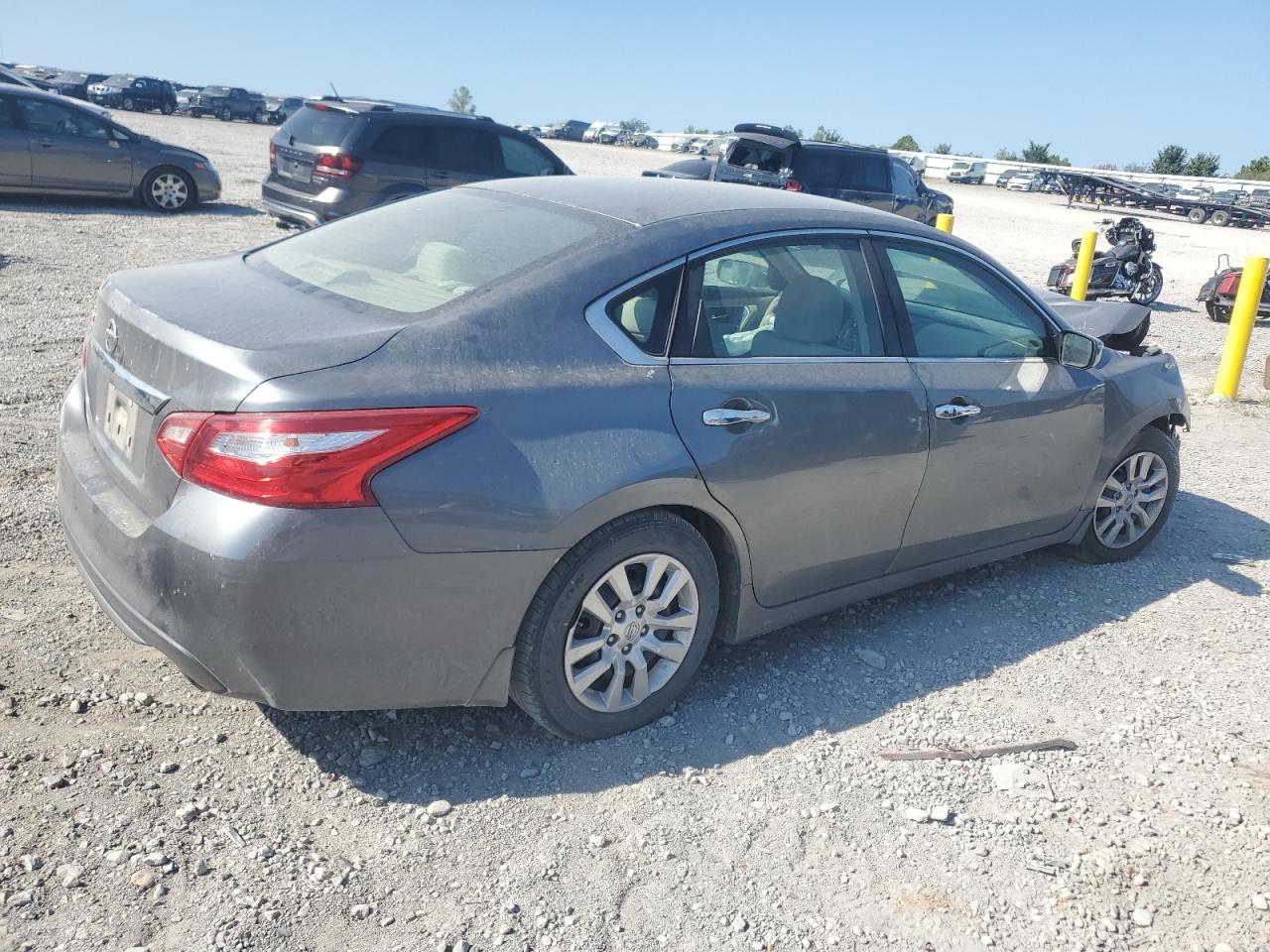 2016 Nissan Altima - Image 3
