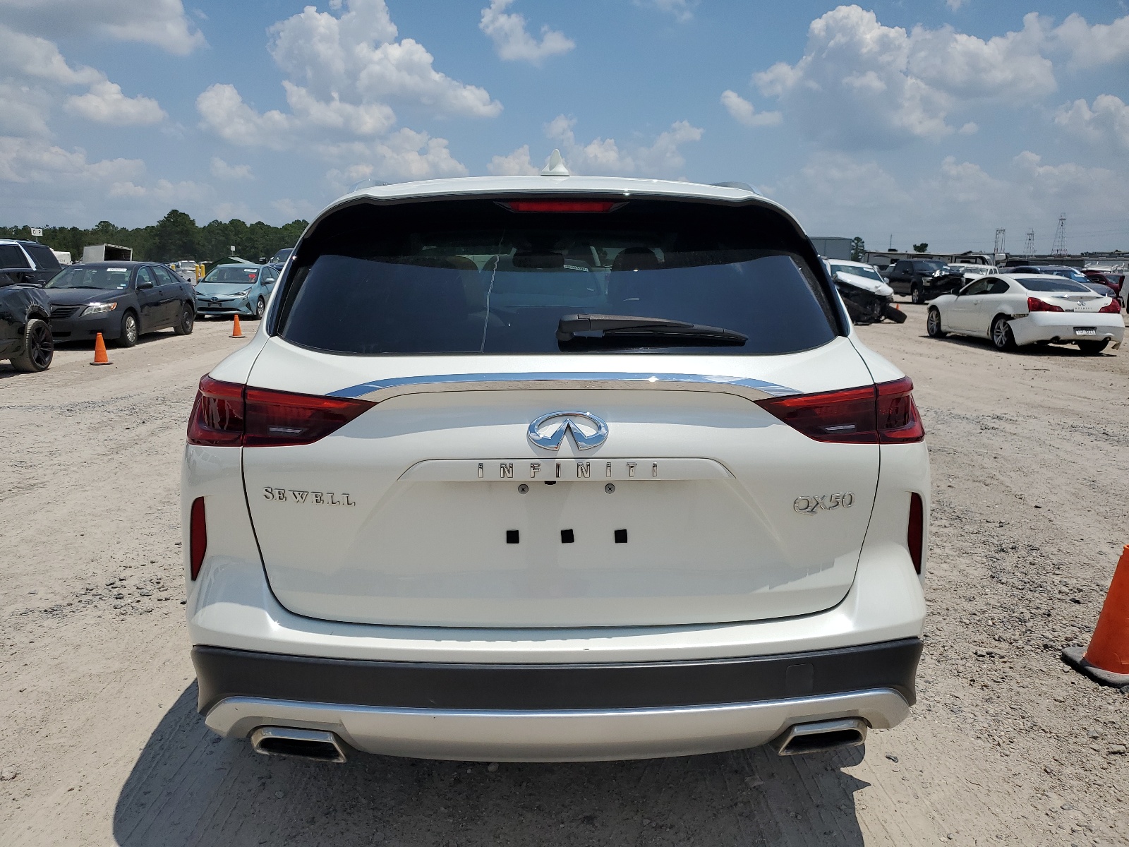 3PCAJ5M18KF133756 2019 Infiniti Qx50 Essential