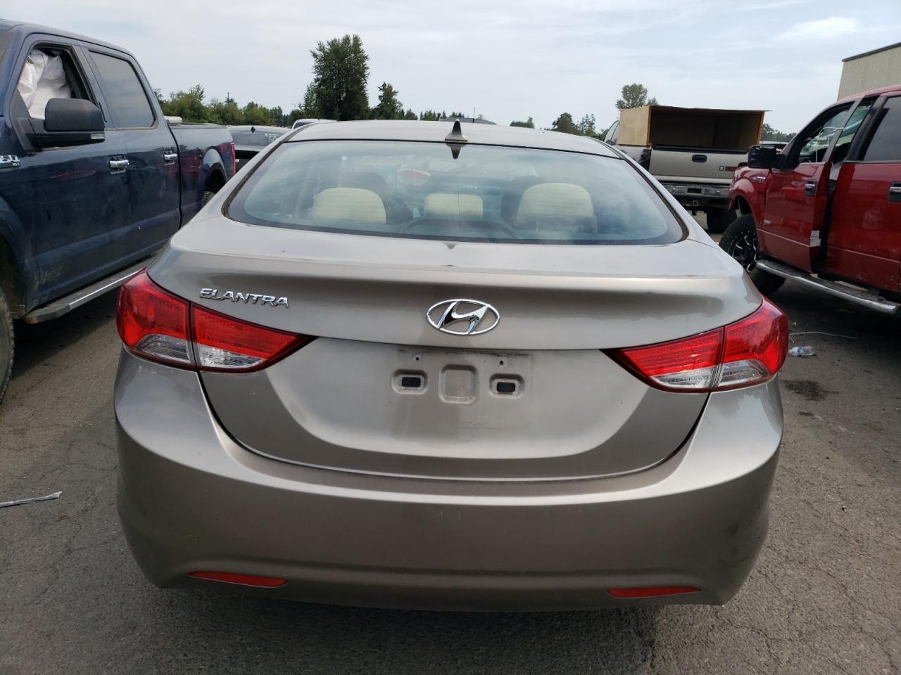 5NPDH4AE7DH425896 2013 Hyundai Elantra Gls