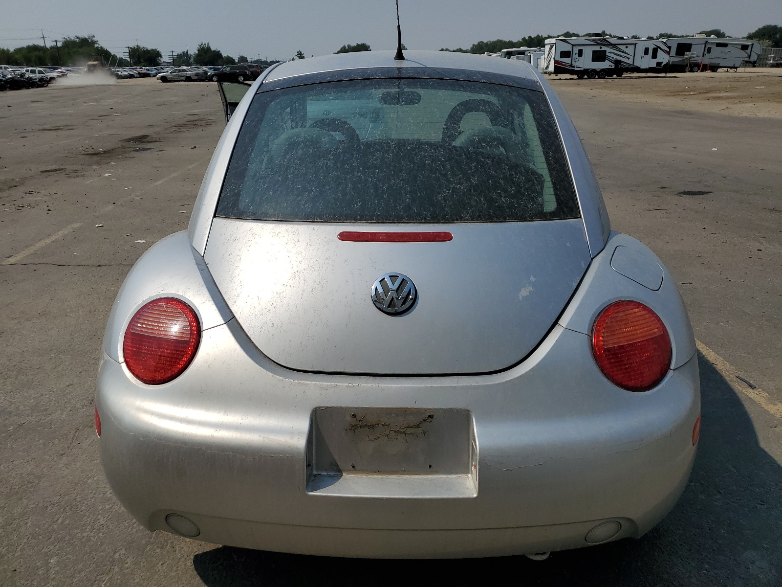 3VWCD21C7YM464124 2000 Volkswagen New Beetle Gls