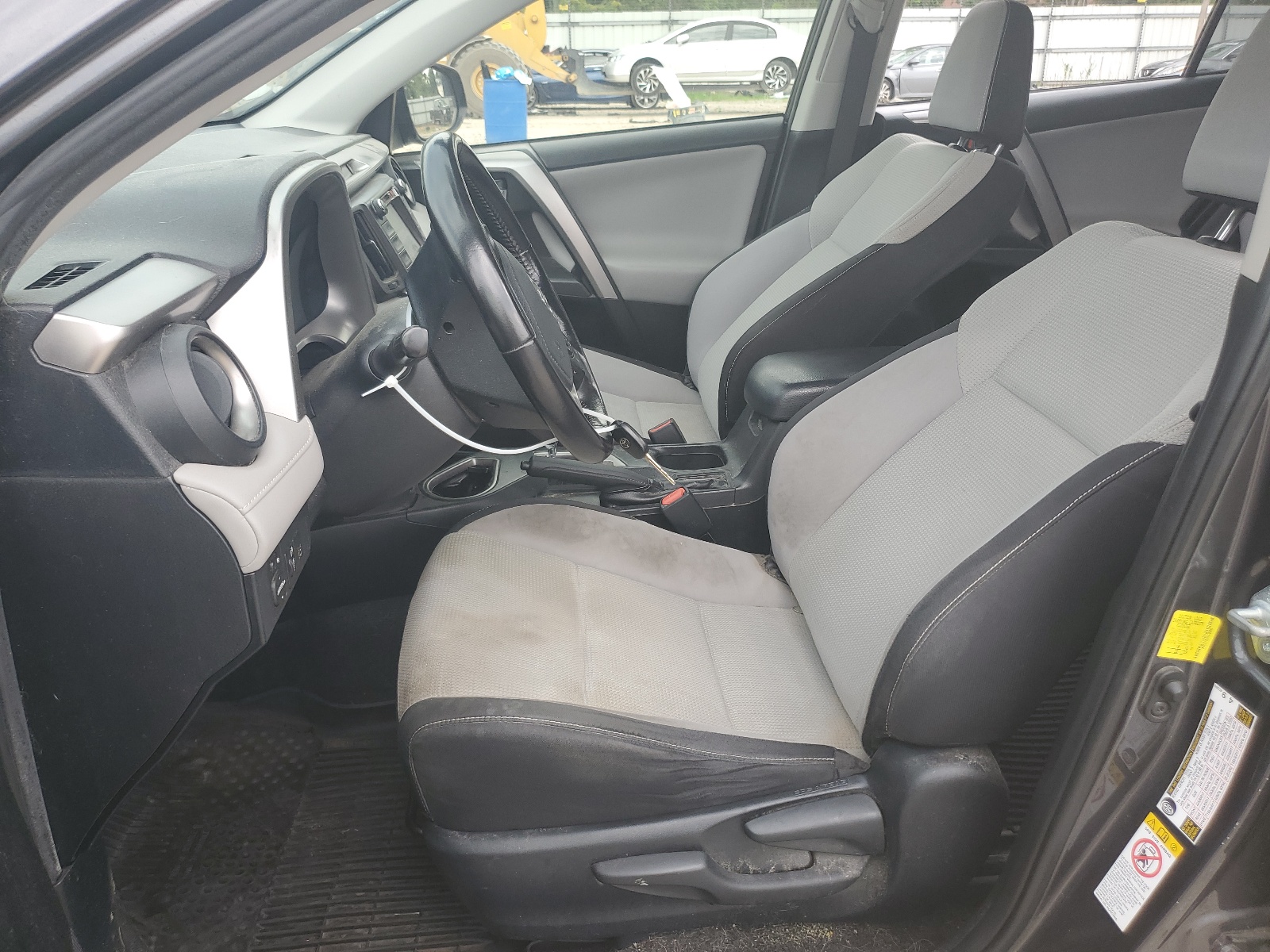 JTMWFREV6HJ708048 2017 Toyota Rav4 Xle