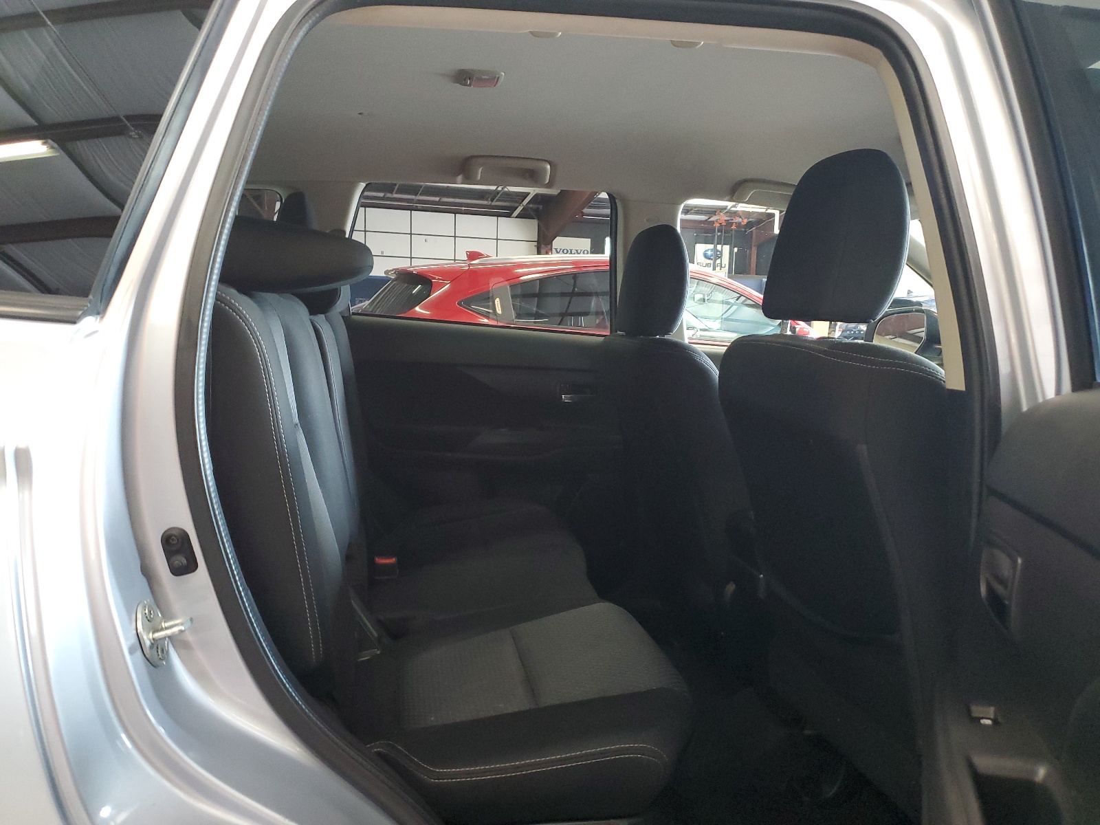 JA4AZ3A32HZ056365 2017 Mitsubishi Outlander Se