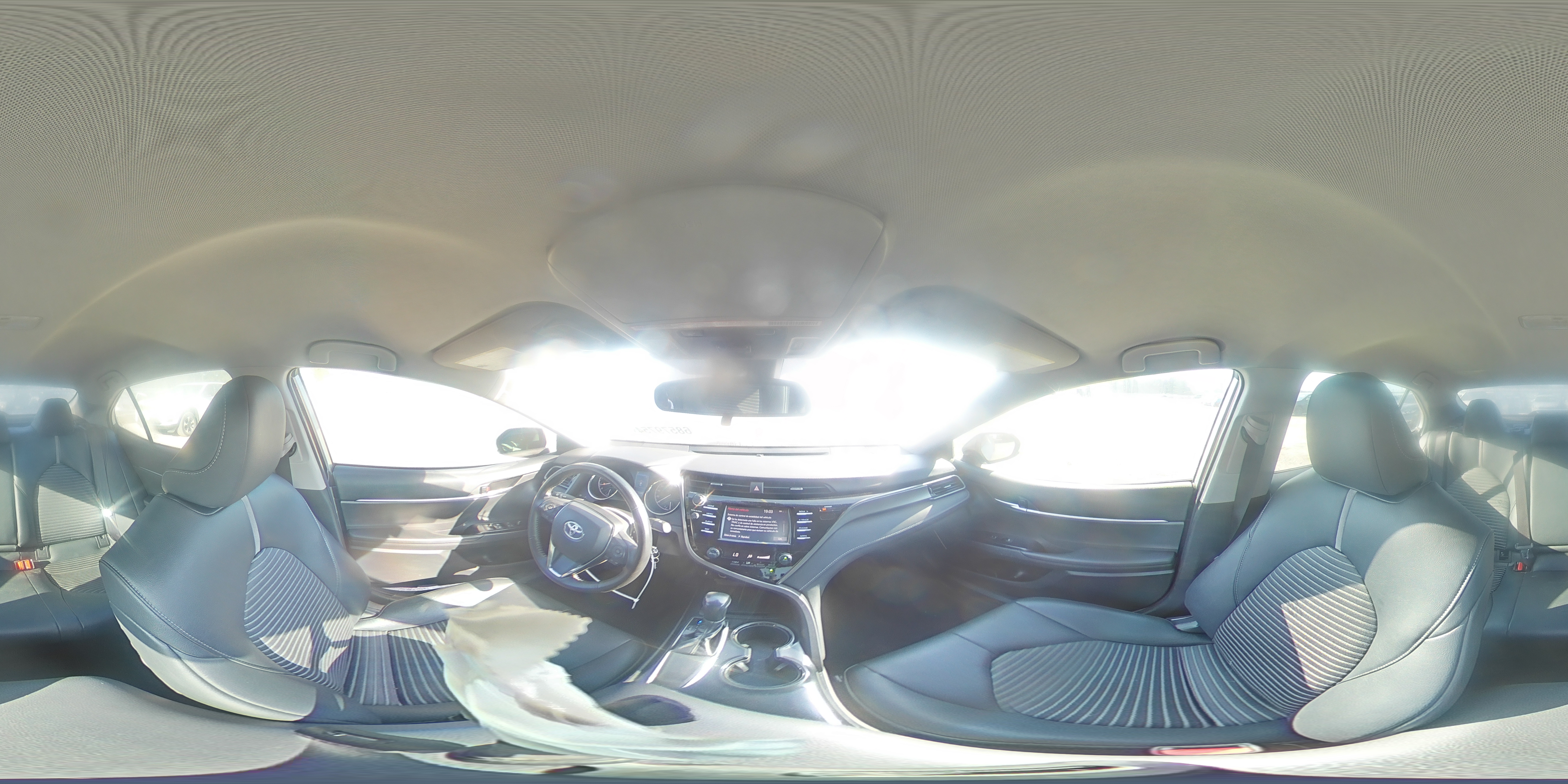 2019 Toyota Camry - Image 13