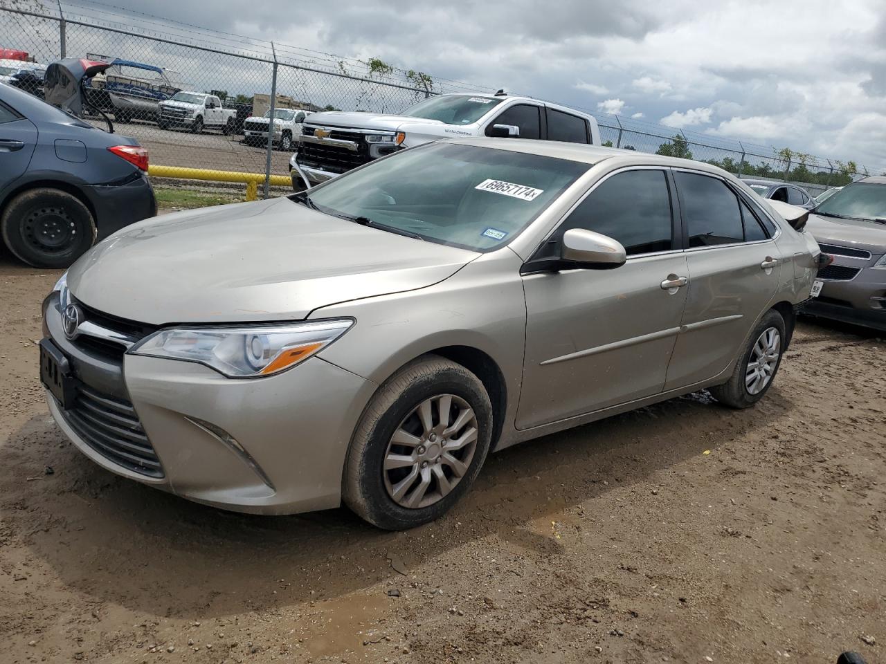 4T1BF1FK5HU339214 2017 TOYOTA CAMRY - Image 1