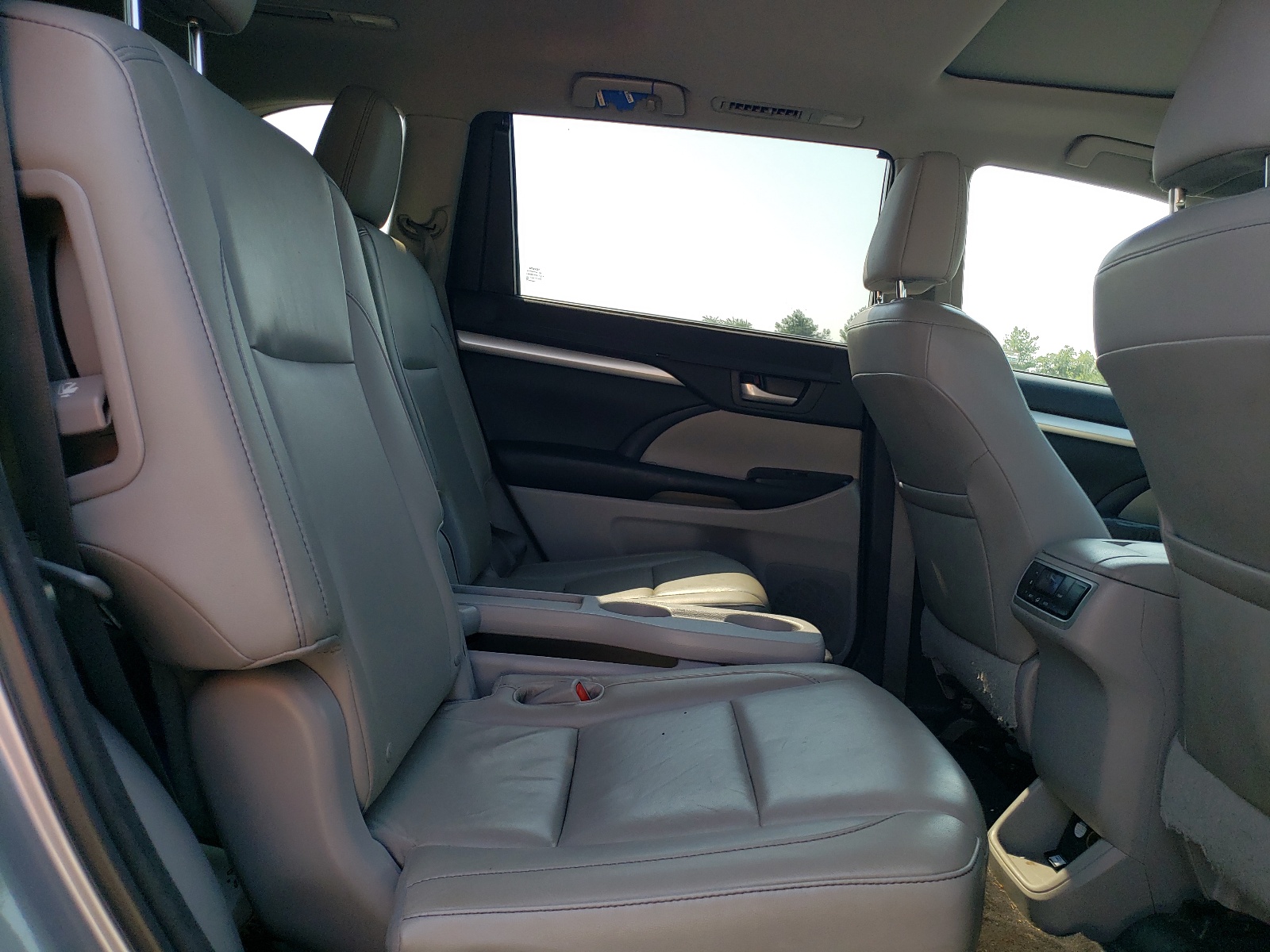 5TDJKRFH8FS156809 2015 Toyota Highlander Xle