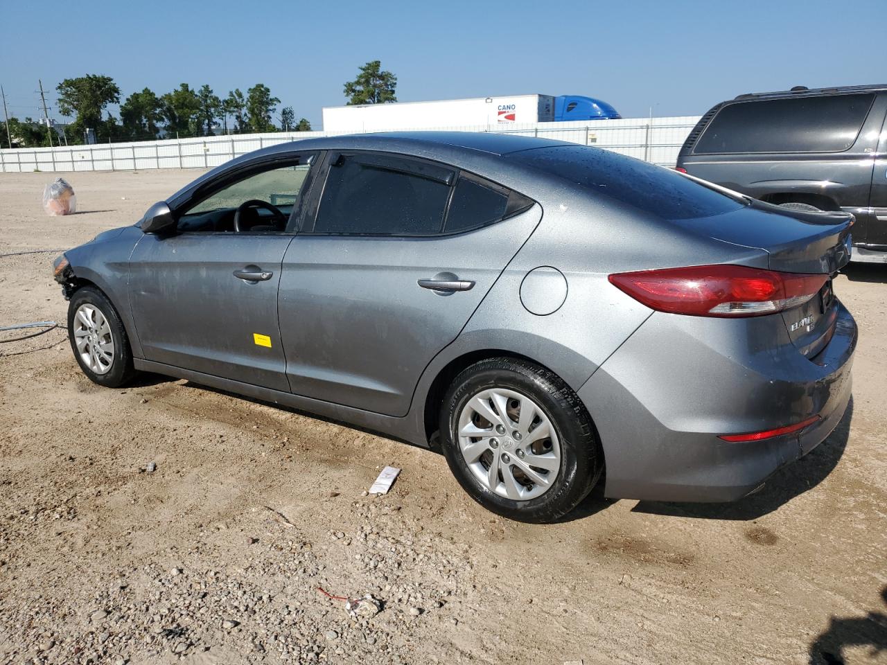 2018 Hyundai Elantra - Image 2
