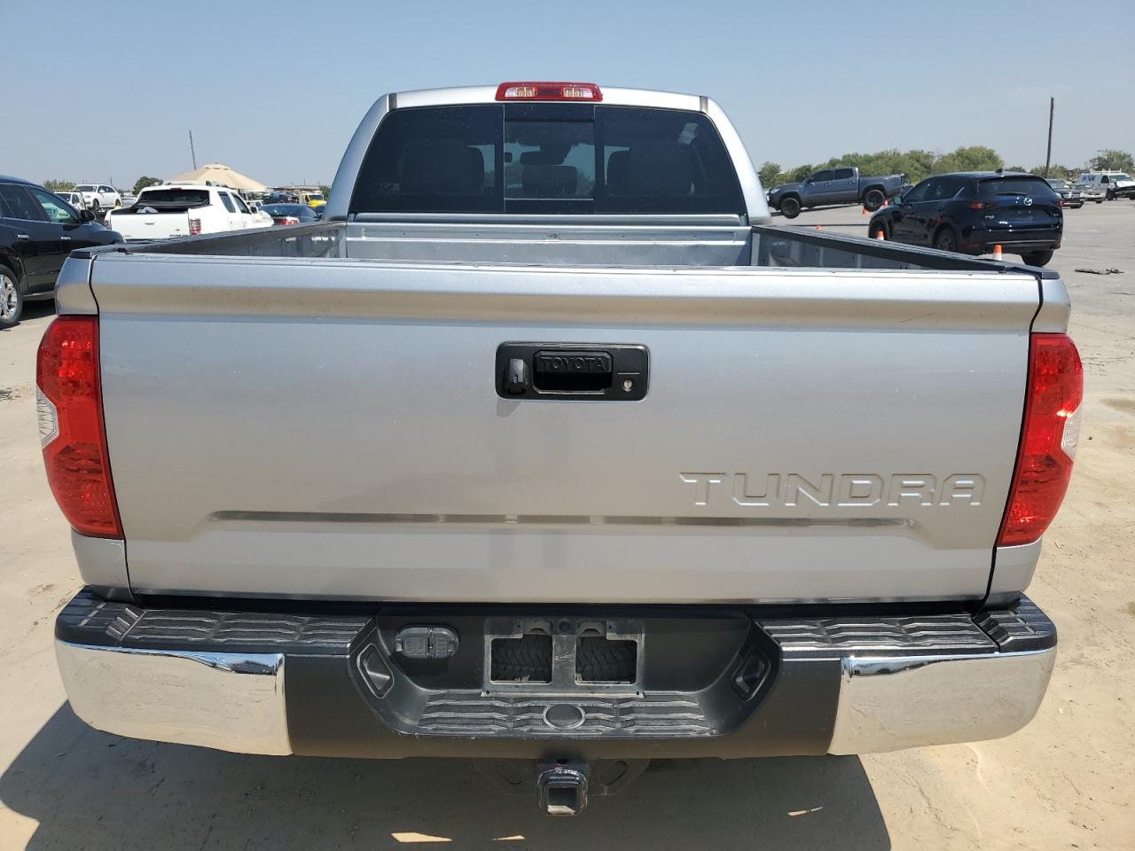 5TFRM5F12KX138772 2019 Toyota Tundra Double Cab Sr