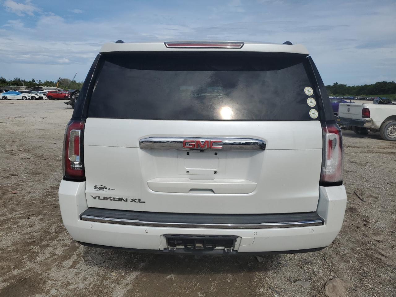 2016 GMC Yukon Xl Denali VIN: 1GKS1HKJ0GR340527 Lot: 68238554