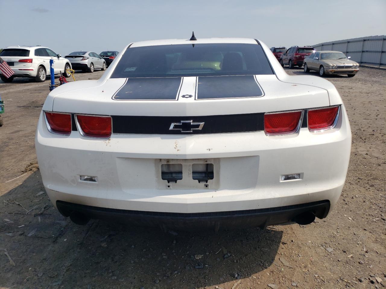 2010 Chevrolet Camaro Ls VIN: 2G1FE1EVXA9220817 Lot: 65857824