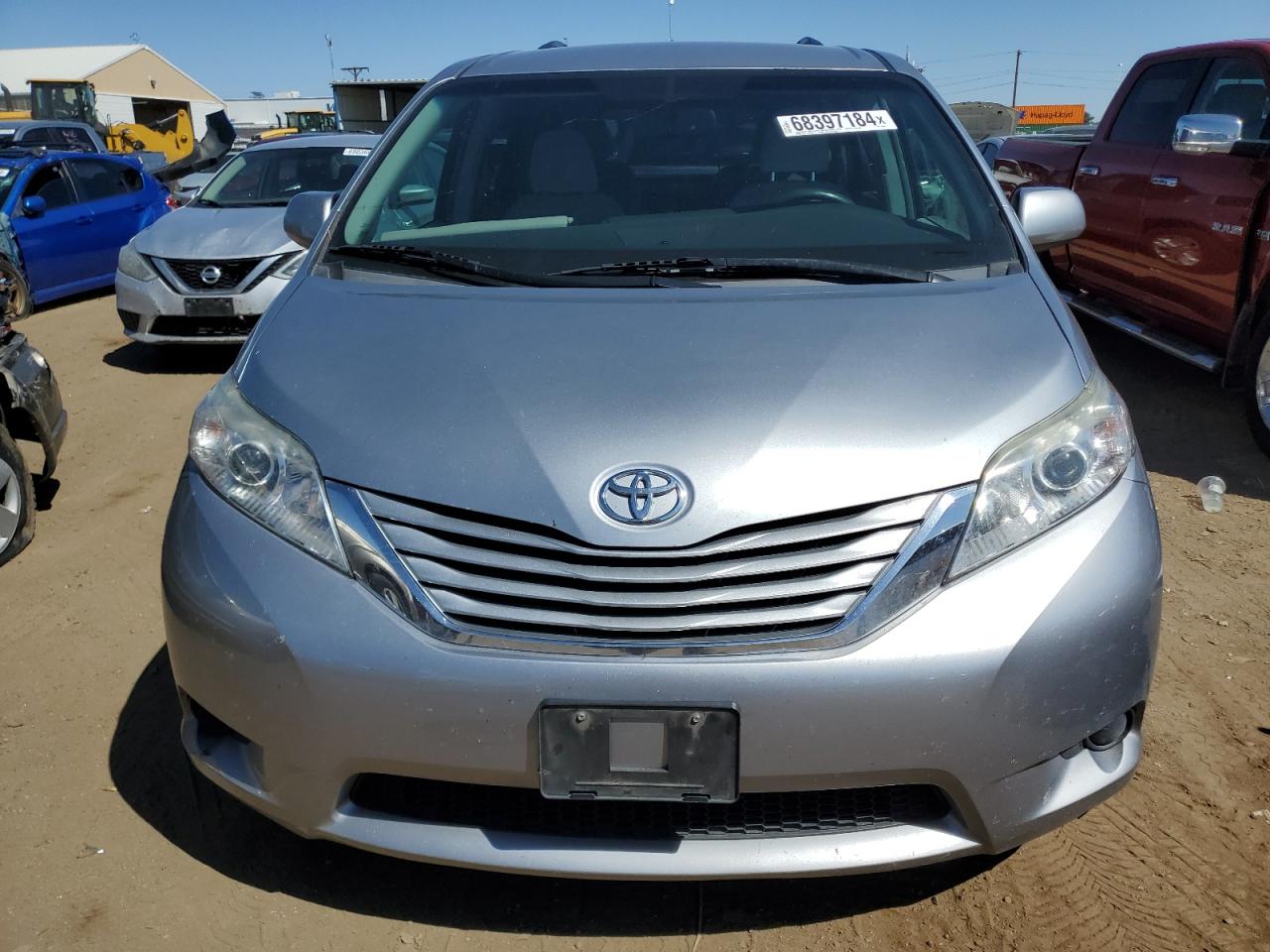 2016 Toyota Sienna - Image 5