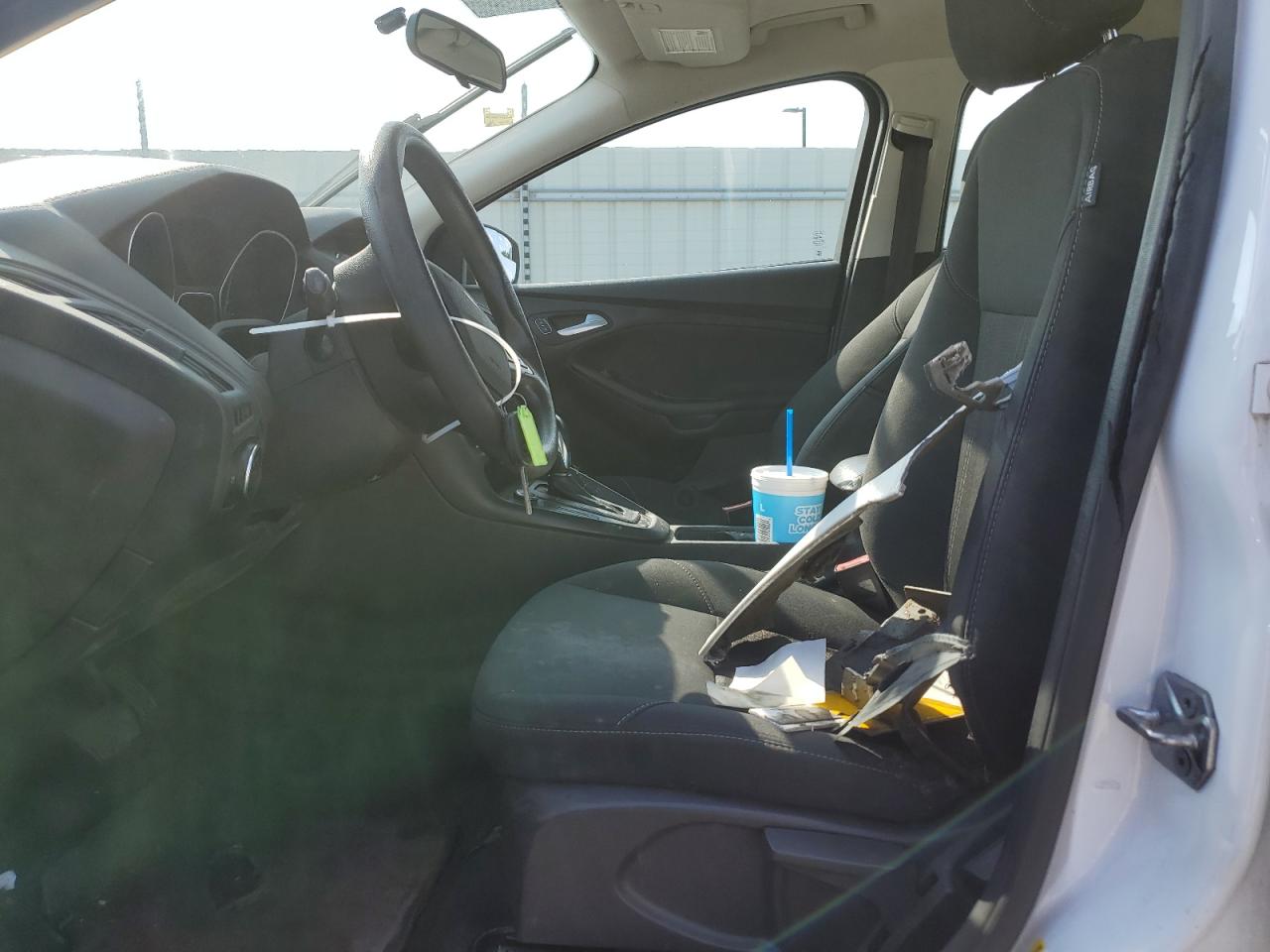 1FADP3K22GL393432 2016 Ford Focus Se