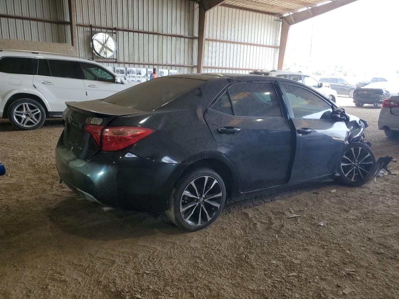 VIN 5YFBURHE0JP763080 2018 TOYOTA COROLLA no.3