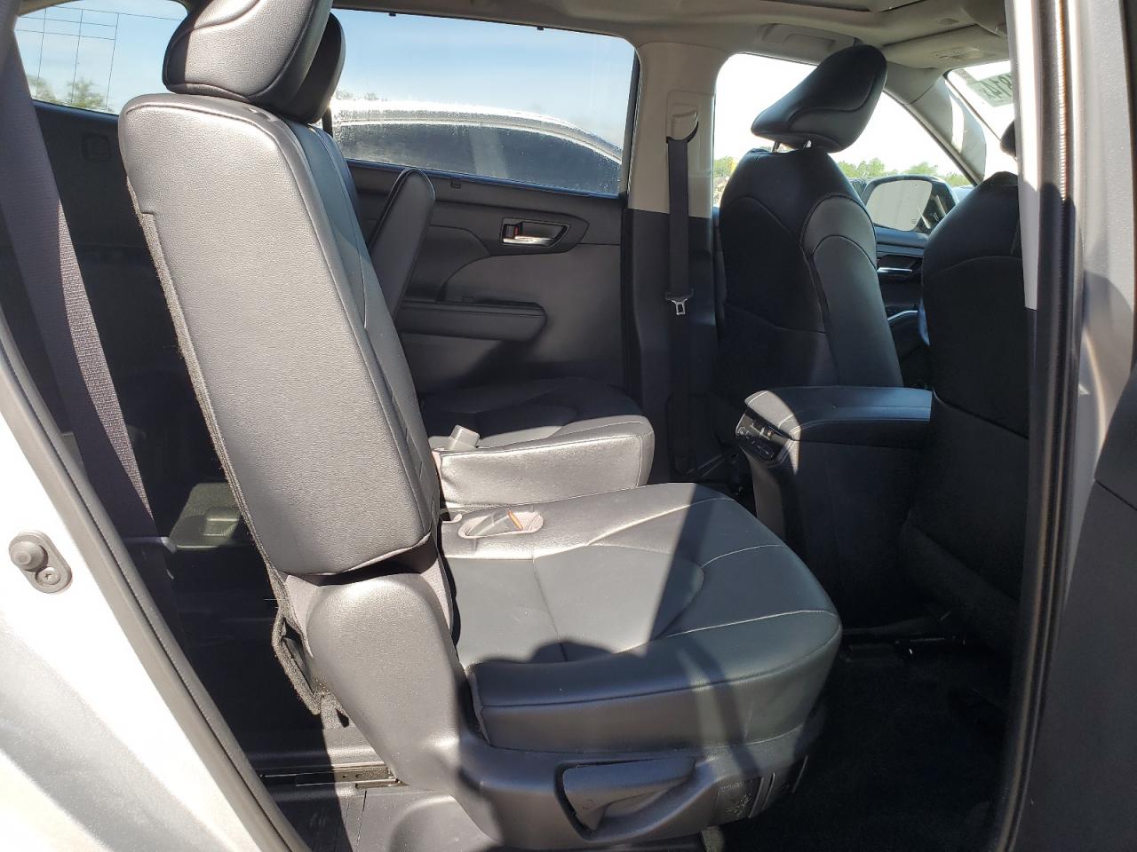 2022 Toyota Highlander Xle VIN: 5TDGZRAH8NS107329 Lot: 68504814