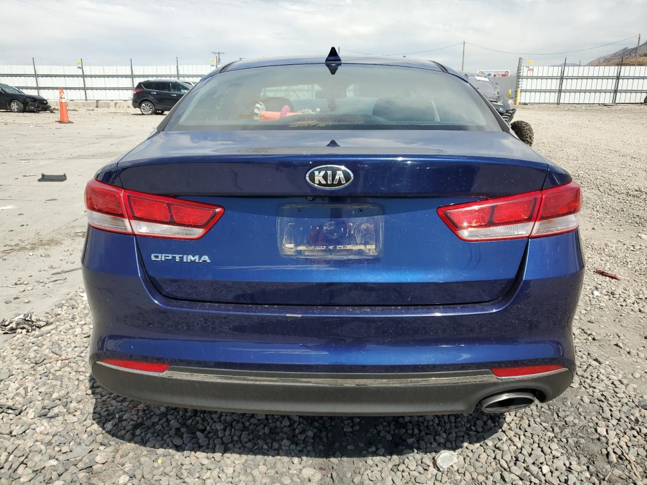 5XXGT4L39HG165834 2017 Kia Optima Lx