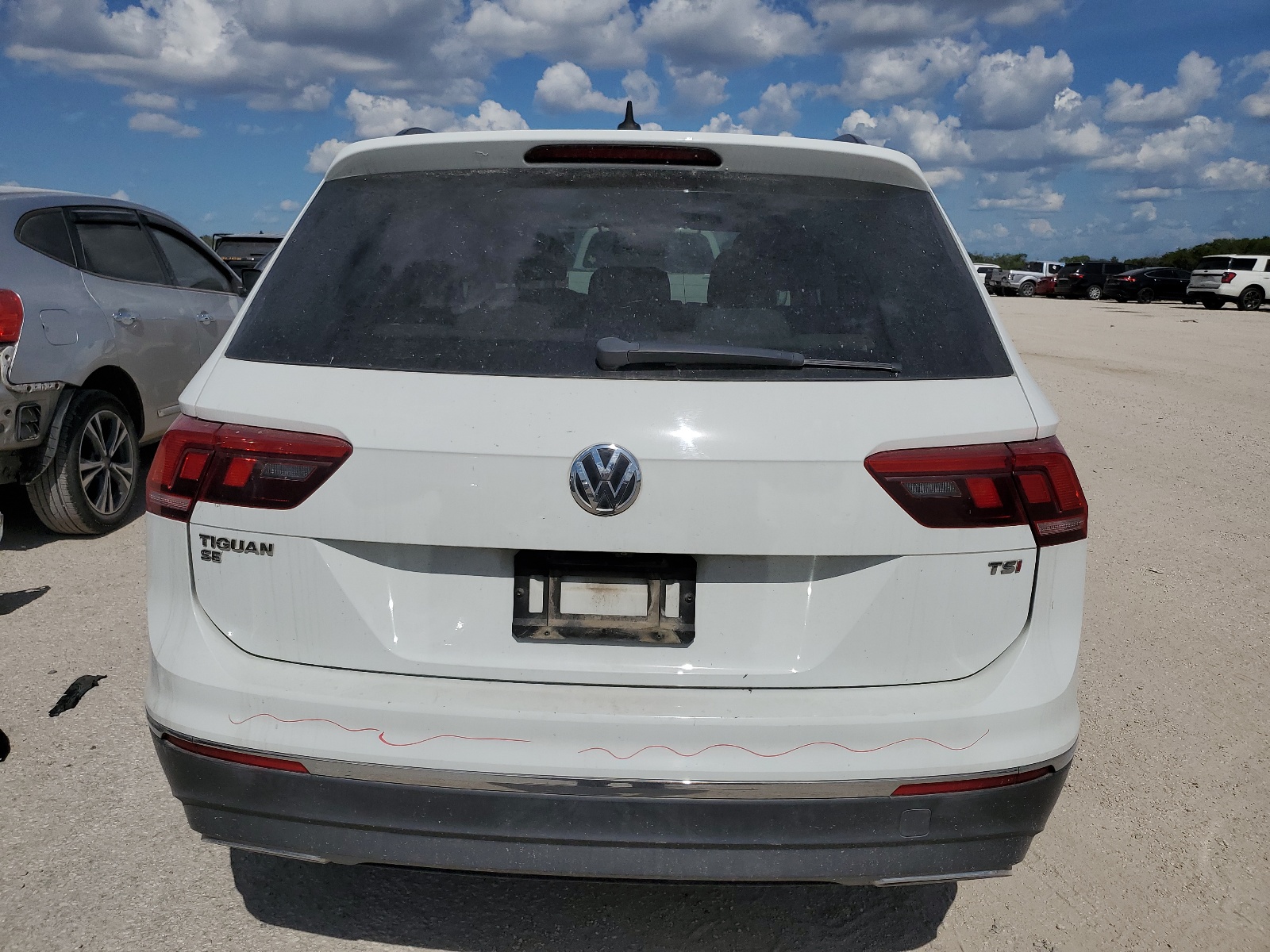 3VV3B7AX3JM173913 2018 Volkswagen Tiguan Se