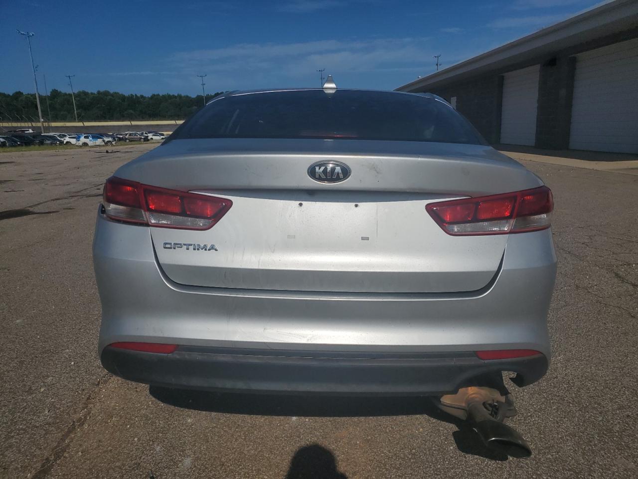 2017 Kia Optima Lx VIN: 5XXGT4L33HG132022 Lot: 66148944