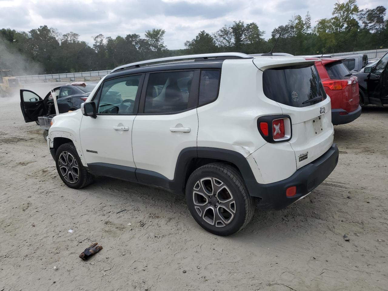 ZACCJBDB2HPE54516 2017 JEEP RENEGADE - Image 2