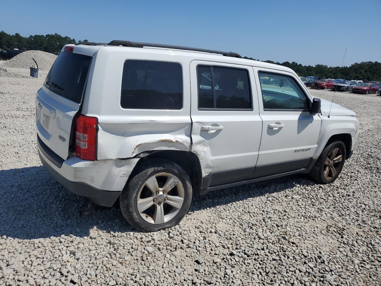 VIN 1C4NJPFB9ED699276 2014 JEEP PATRIOT no.3