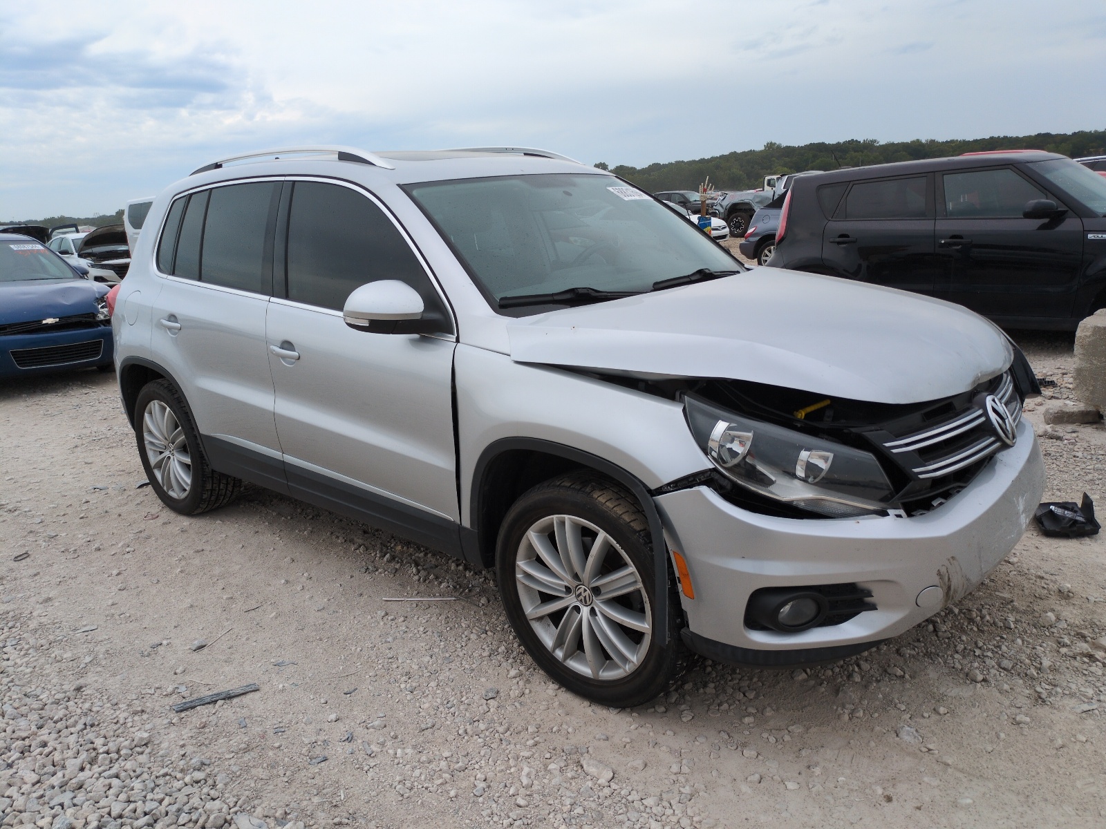 WVGAV7AX5FW605868 2015 Volkswagen Tiguan S