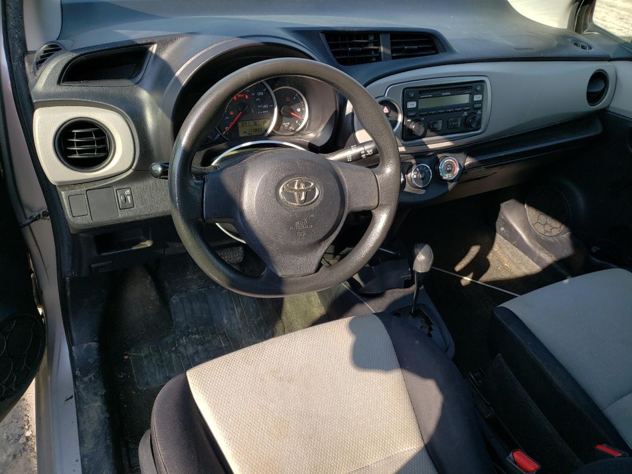 JTDKTUD30CD518277 2012 Toyota Yaris