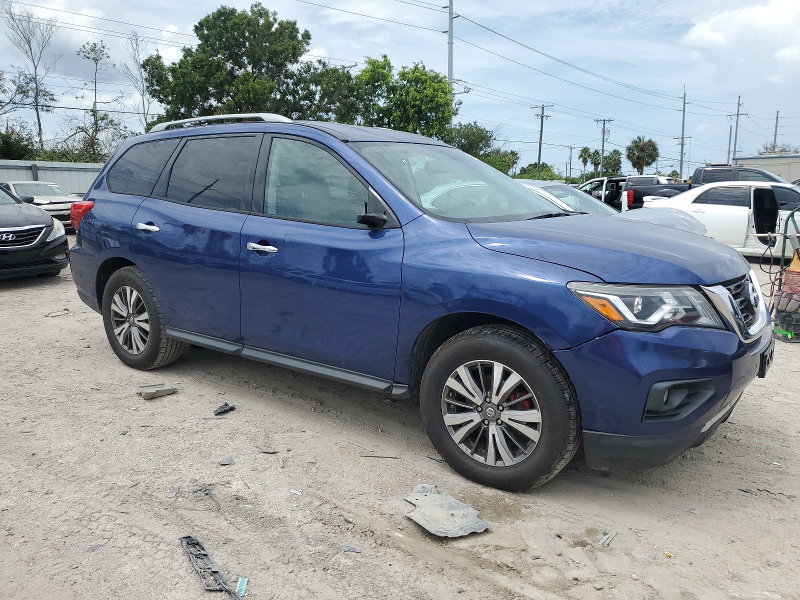 2017 Nissan Pathfinder S vin: 5N1DR2MM9HC674962