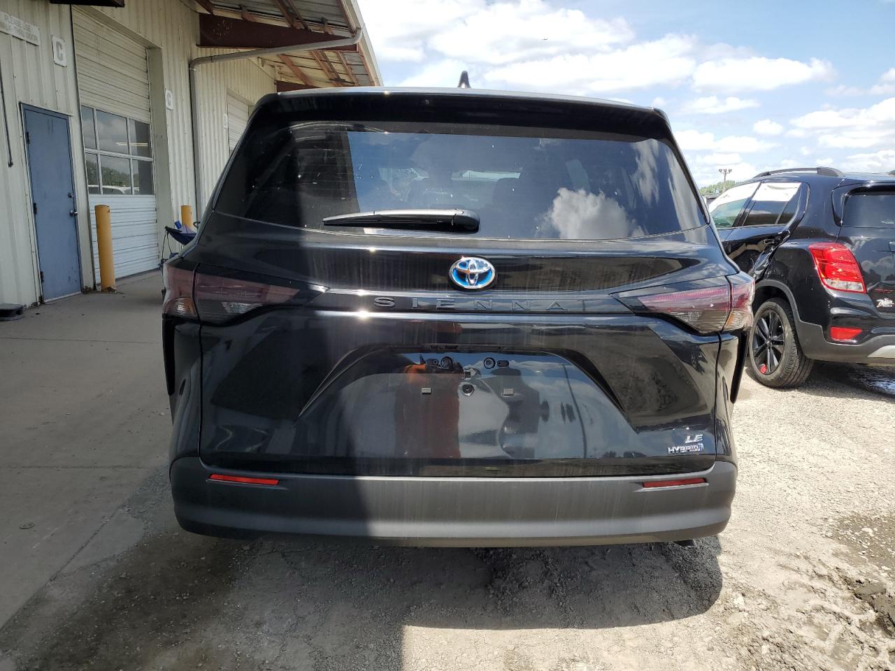 2024 Toyota Sienna Le VIN: 5TDKRKEC2RS200692 Lot: 68108464