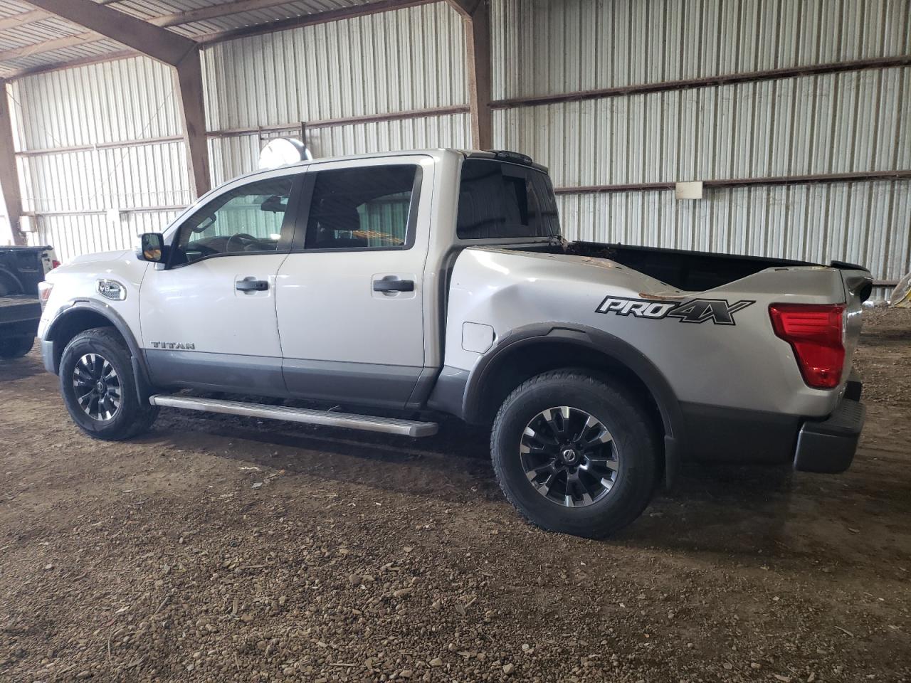 VIN 1N6AA1E58HN568830 2017 NISSAN TITAN no.2