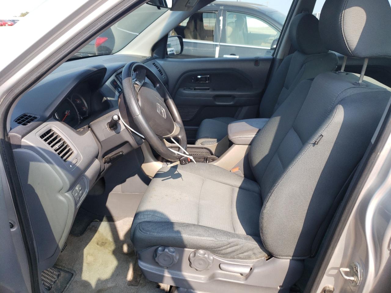 2007 Honda Pilot Lx VIN: 5FNYF18117B005515 Lot: 68360024