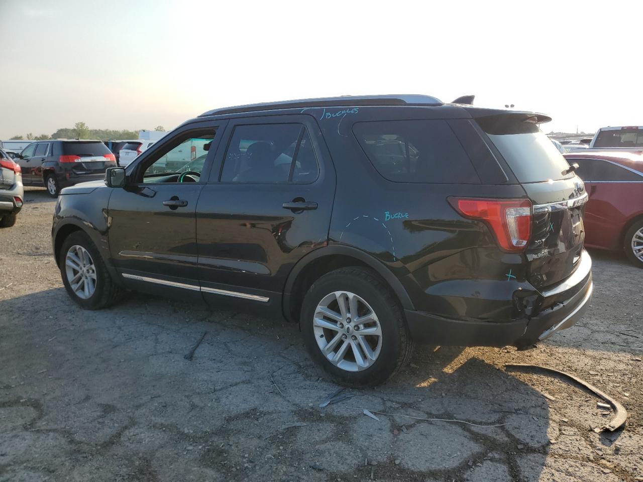 1FM5K7DH7HGB38934 2017 FORD EXPLORER - Image 2