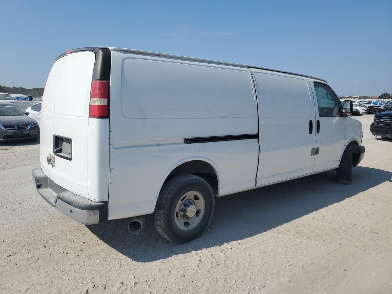 VIN 1GCZGUCL1E1129009 2014 CHEVROLET EXPRESS no.3