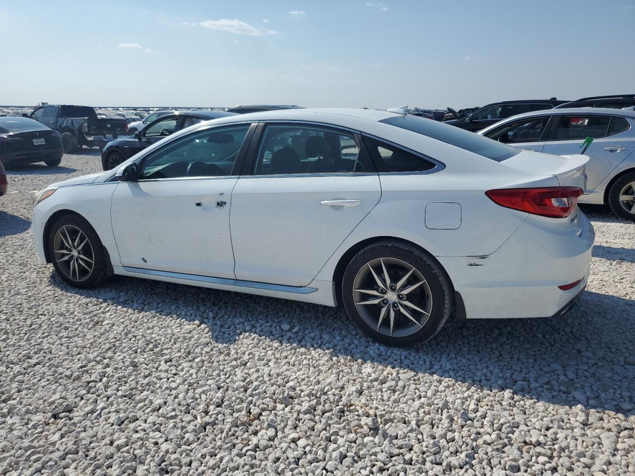 5NPE34ABXHH498159 2017 HYUNDAI SONATA - Image 2