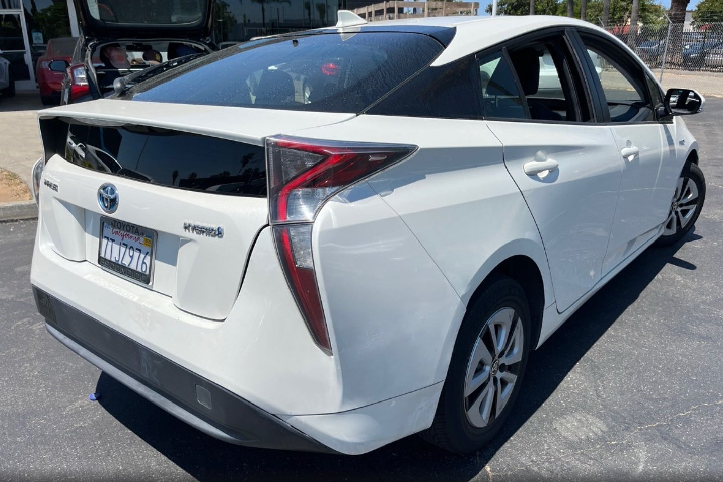 2016 Toyota Prius vin: JTDKARFU1G3020710