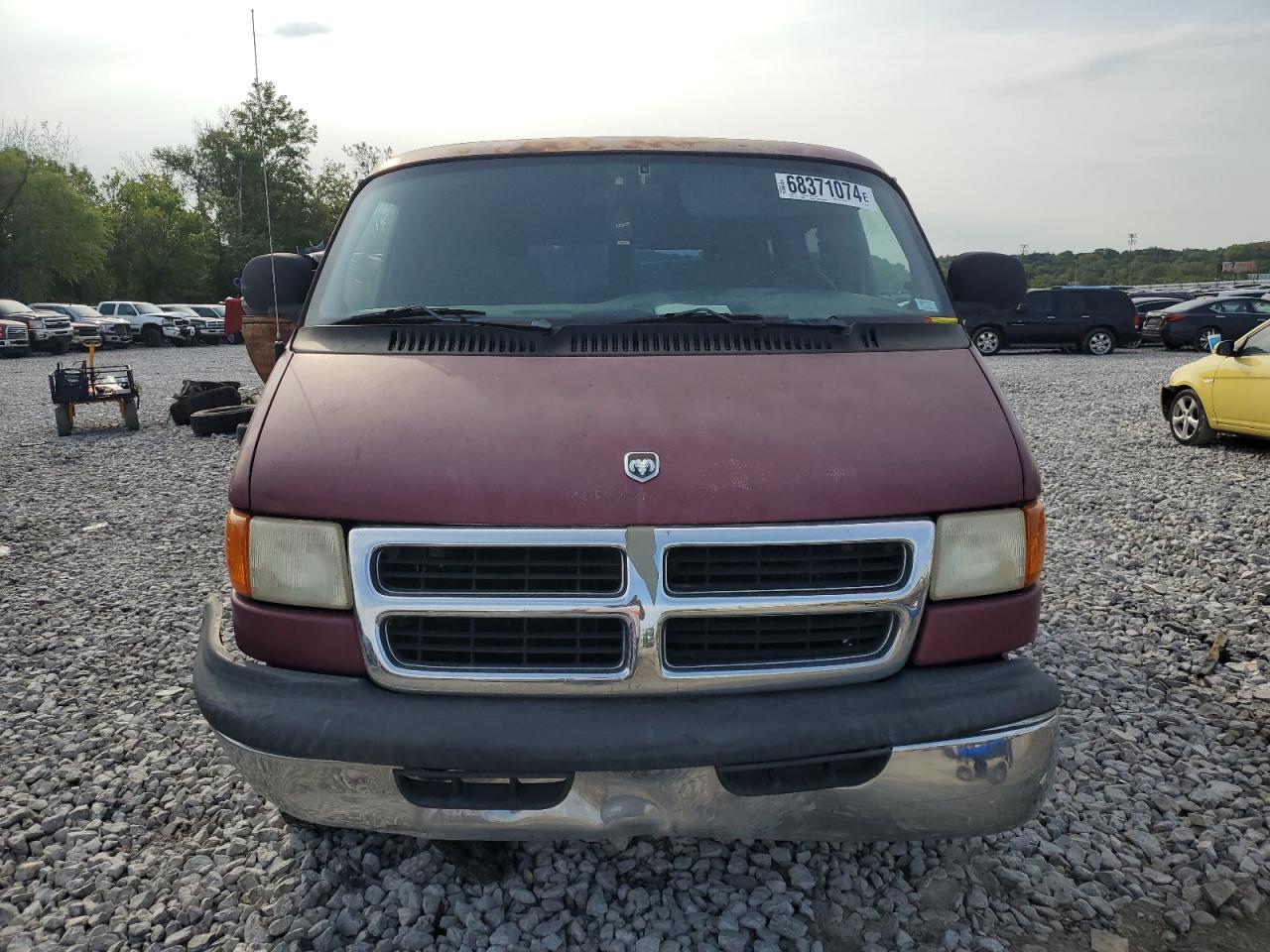 1998 Dodge Ram Van B1500 VIN: 2B6HB11X7WK122591 Lot: 68371074